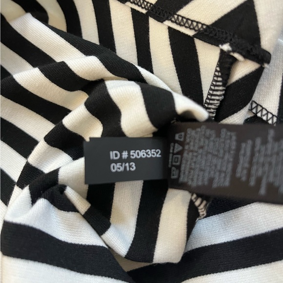 Express Strapless Black and White Striped Dress Women’s 8 - Picture 7 of 10
